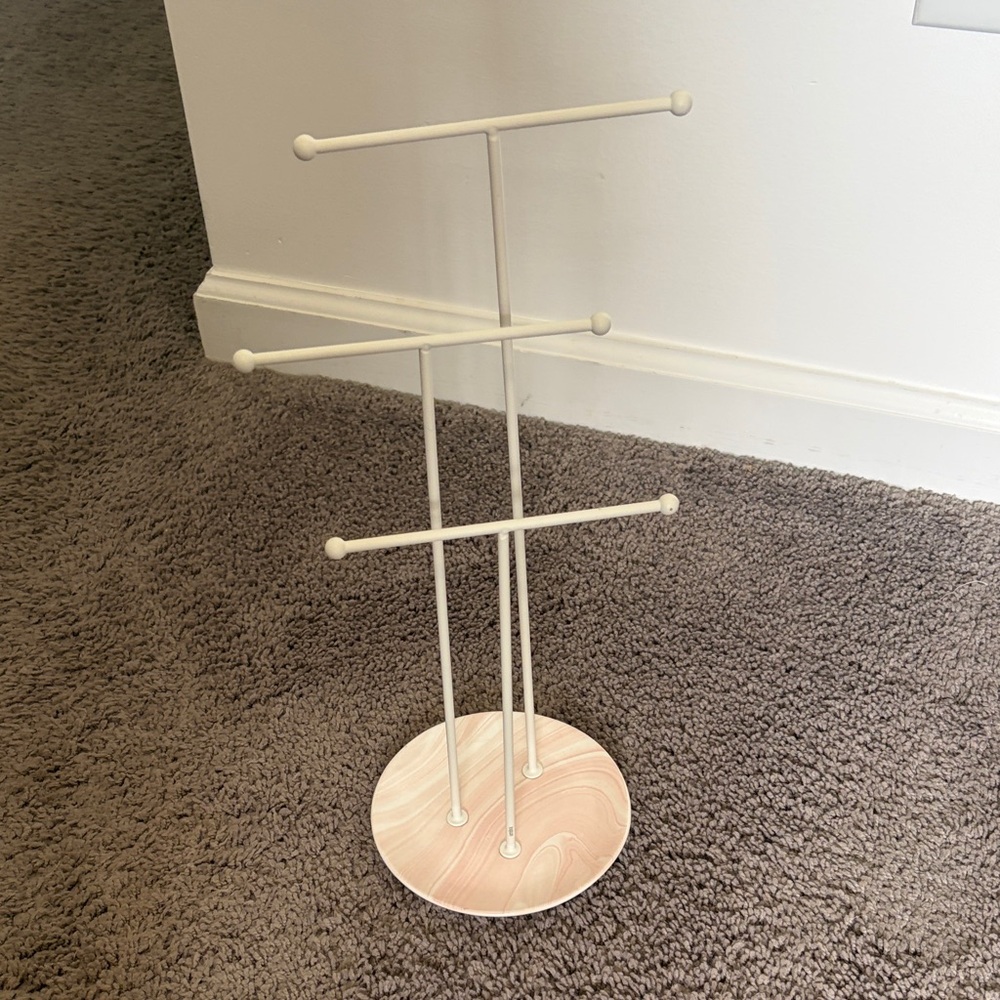 Elegant Pink & White Marble Jewelry Stand